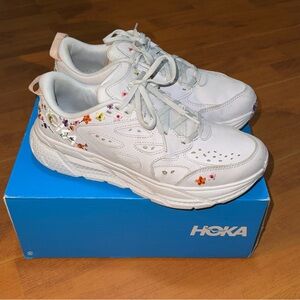 Hoka one one Clifton L ‘Vibrant Bloom’ size 10 W